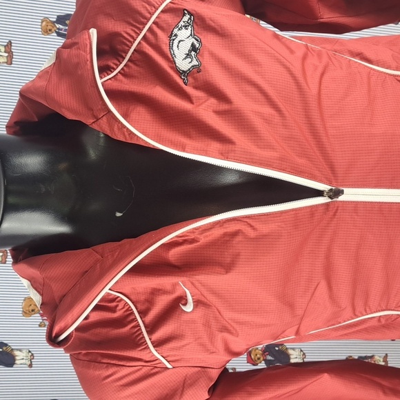Arkansas Razorbacks Nike Storm Fit stitched logo lightweight Women's Sm jacket - Picture 6 of 8